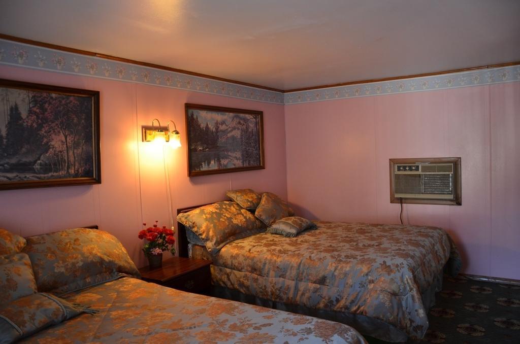 Deer Trail Motel Wisconsin Dells Szoba fotó