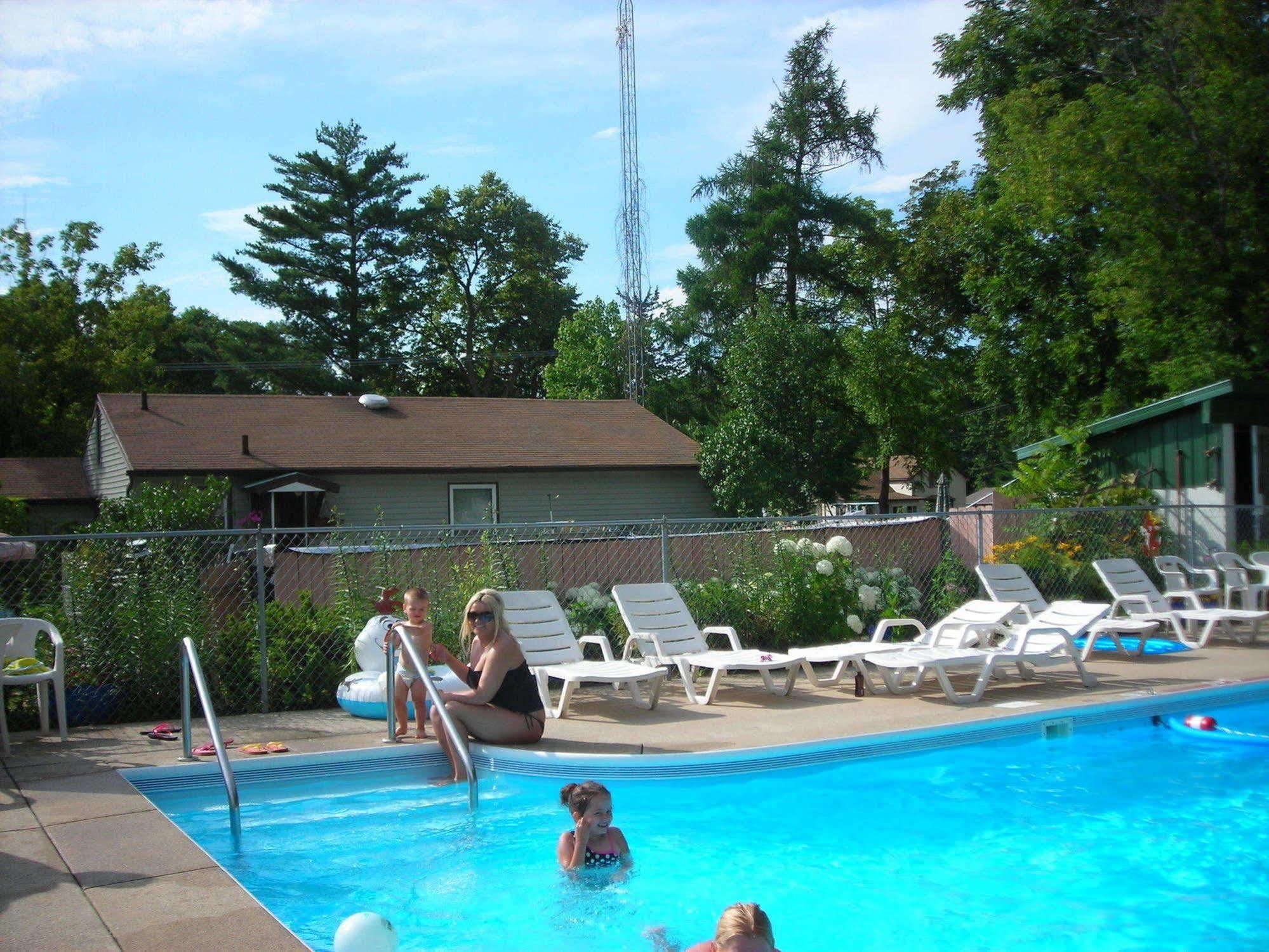 Deer Trail Motel Wisconsin Dells Kültér fotó